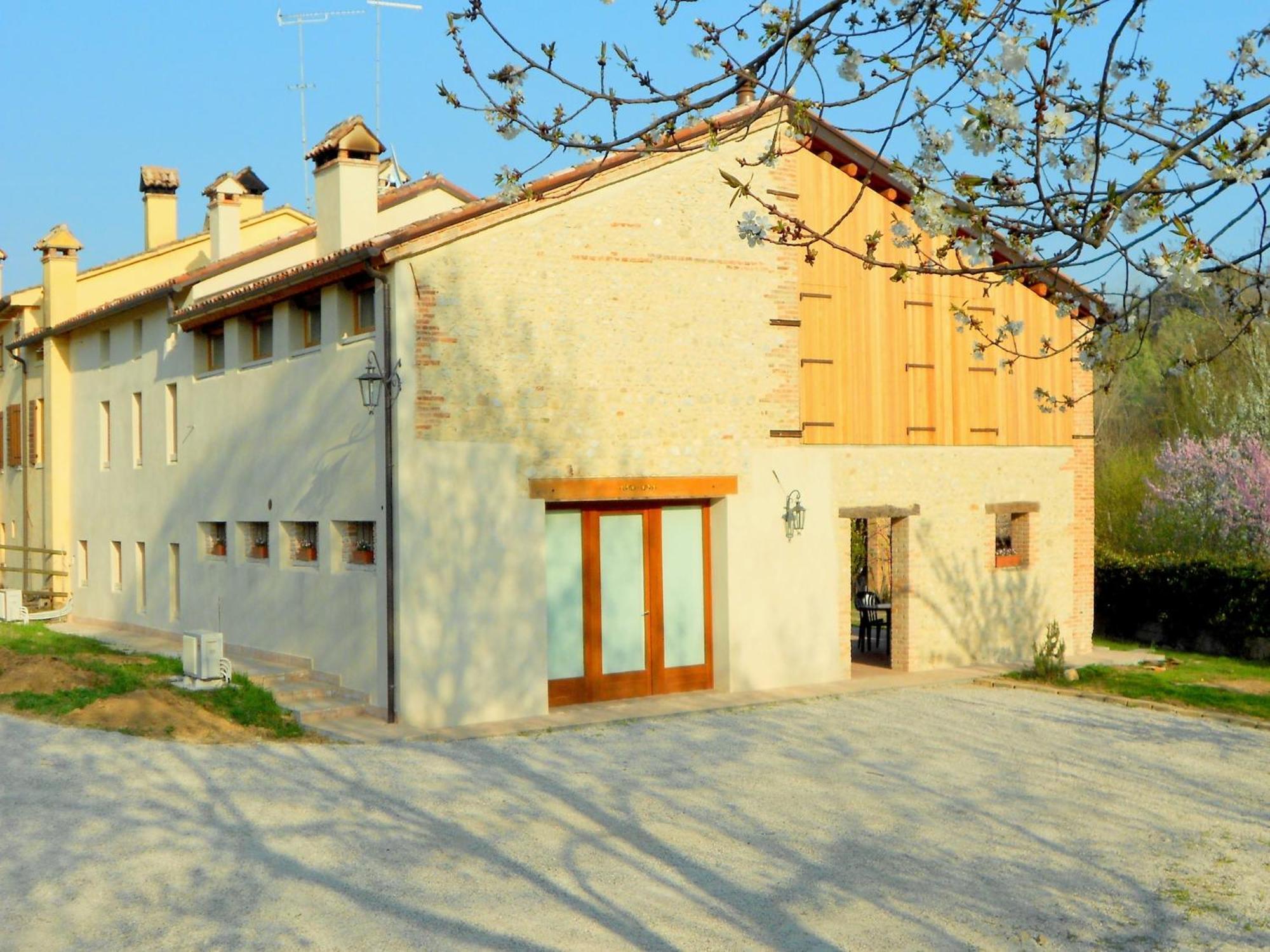 Modern Farmhouse In Pagnano Italy Near Forest Villa Asolo Kültér fotó