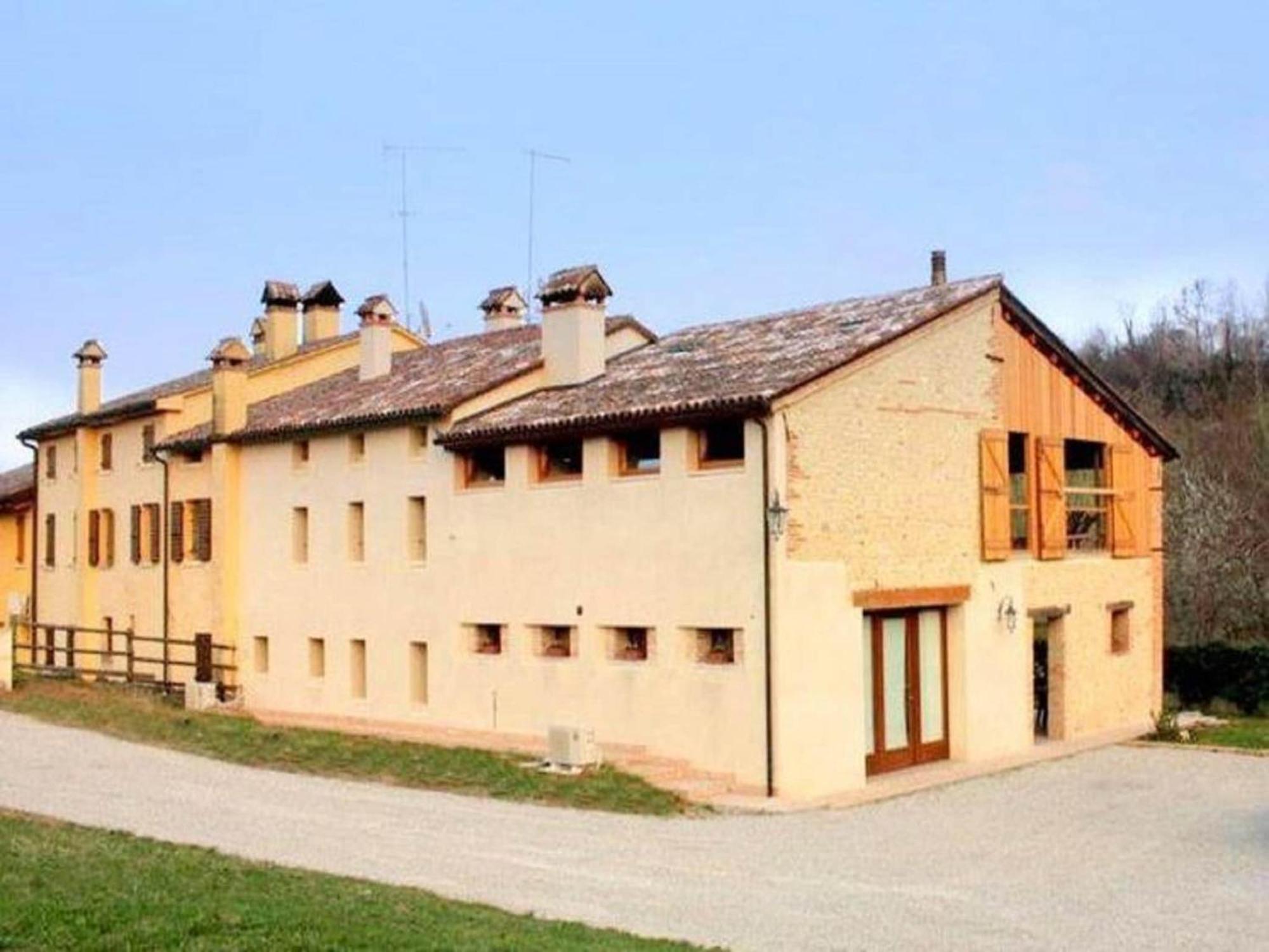 Modern Farmhouse In Pagnano Italy Near Forest Villa Asolo Kültér fotó